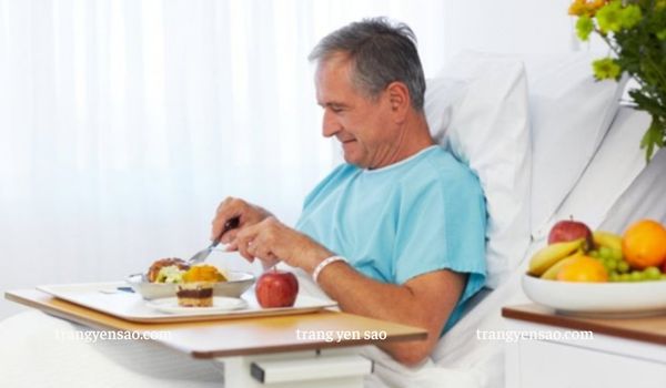 phẫu thuật xong ăn yến được không